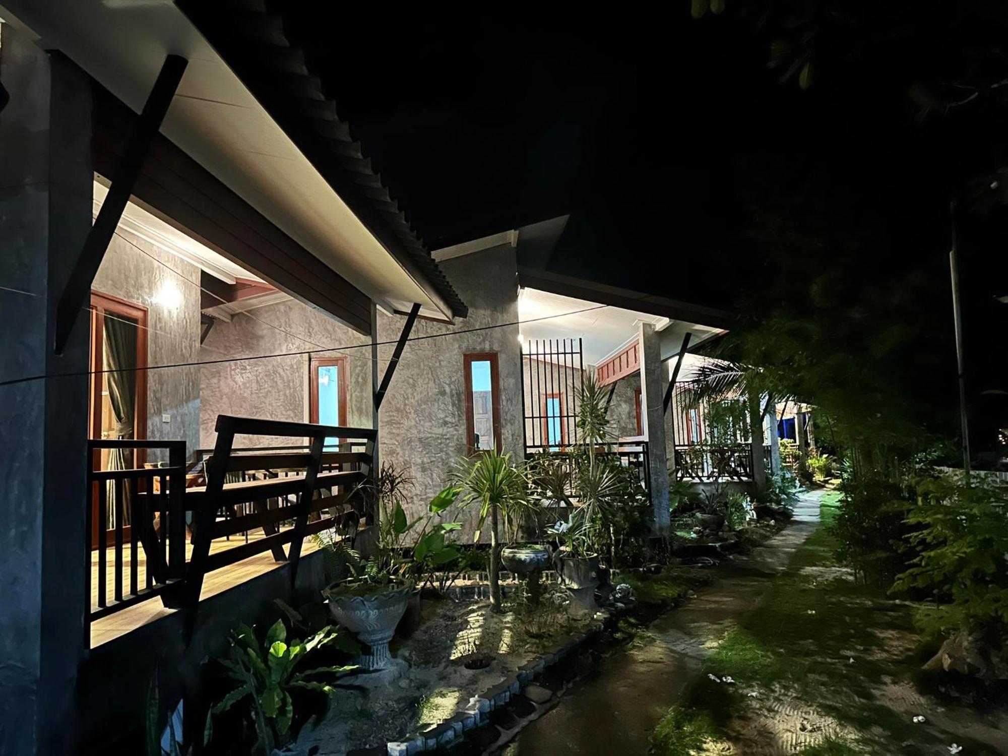 Ibiza Bungalows Haad Yao Bagian luar foto