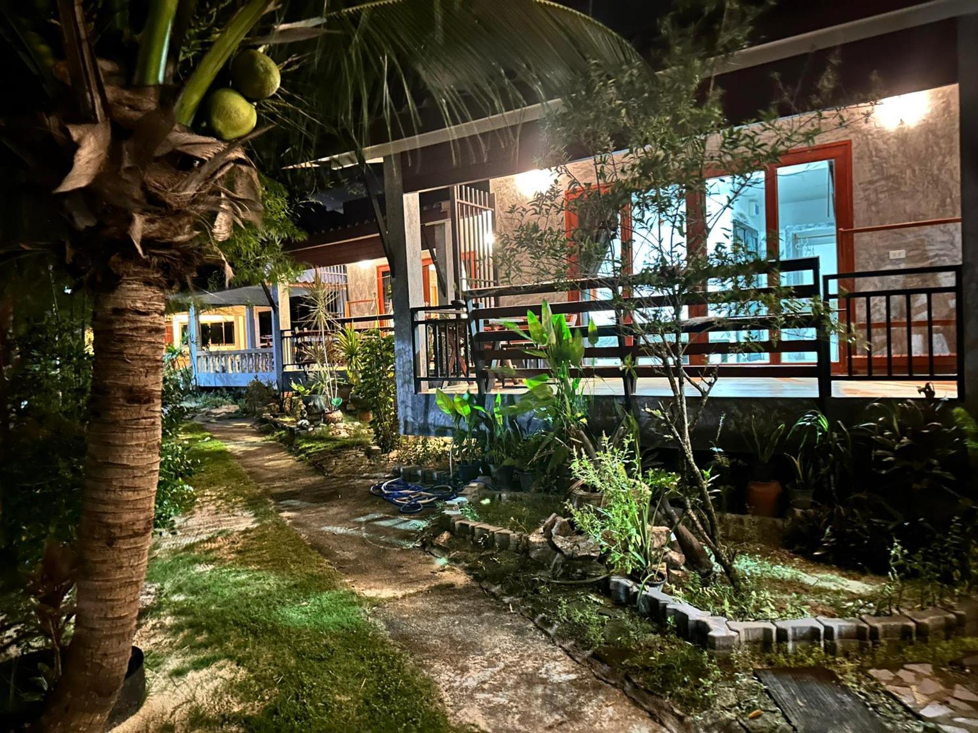 Ibiza Bungalows Haad Yao Bagian luar foto