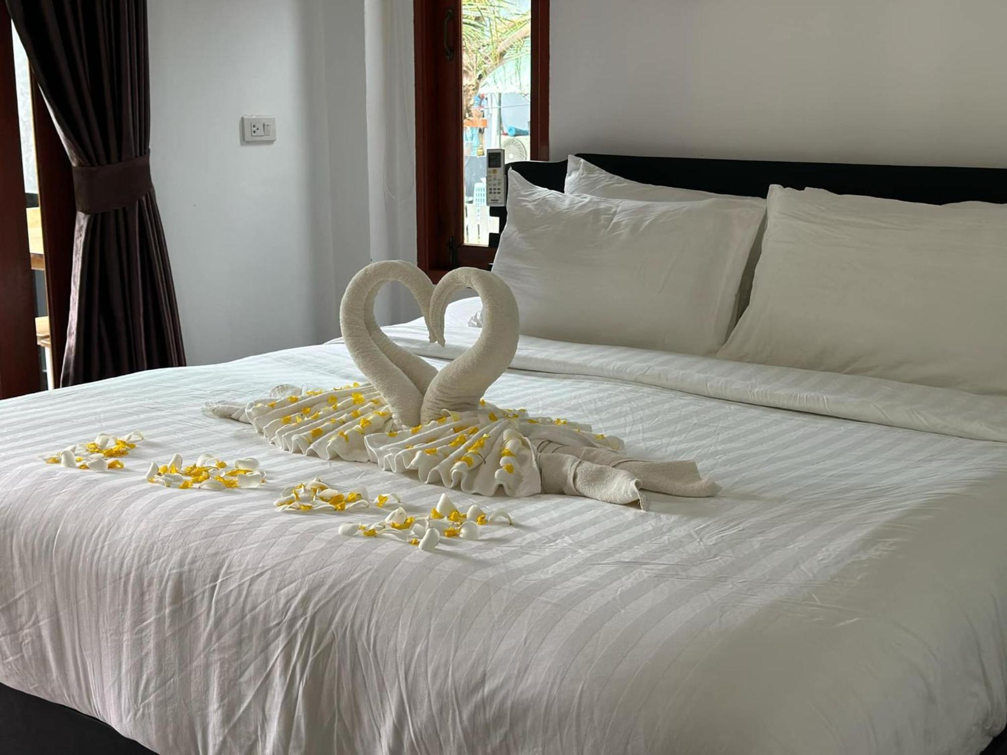 Ibiza Bungalows Haad Yao Bagian luar foto