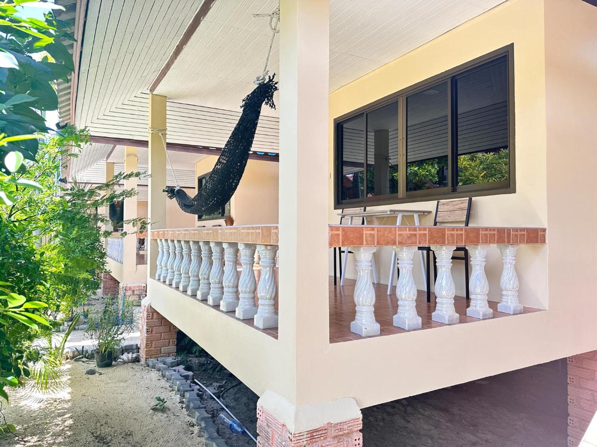 Ibiza Bungalows Haad Yao Bagian luar foto